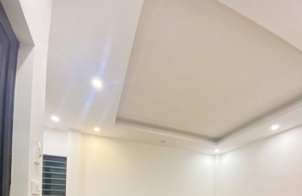 Bán nhà khu Cát Linh 1 nhà ra phố, 30m2 x 3 tầng, mt 4m, 5,7 tỷ